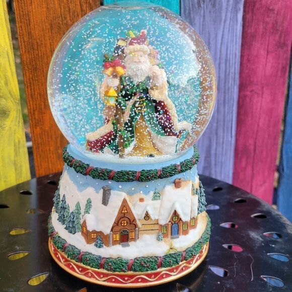 Music Santa Snow Globe - Picture 10 of 12